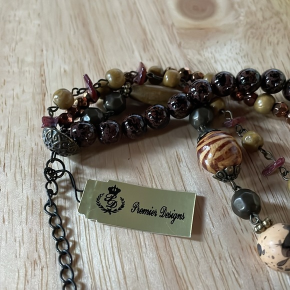 Vintage Never worn 16”-18” earthy colors necklace by Premier Designs. - Picture 3 of 3